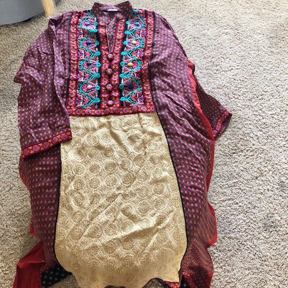 Pakistani clothes - Picture 2 of 2